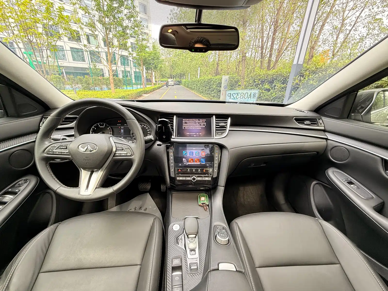 Photo 8 - Infiniti QX50