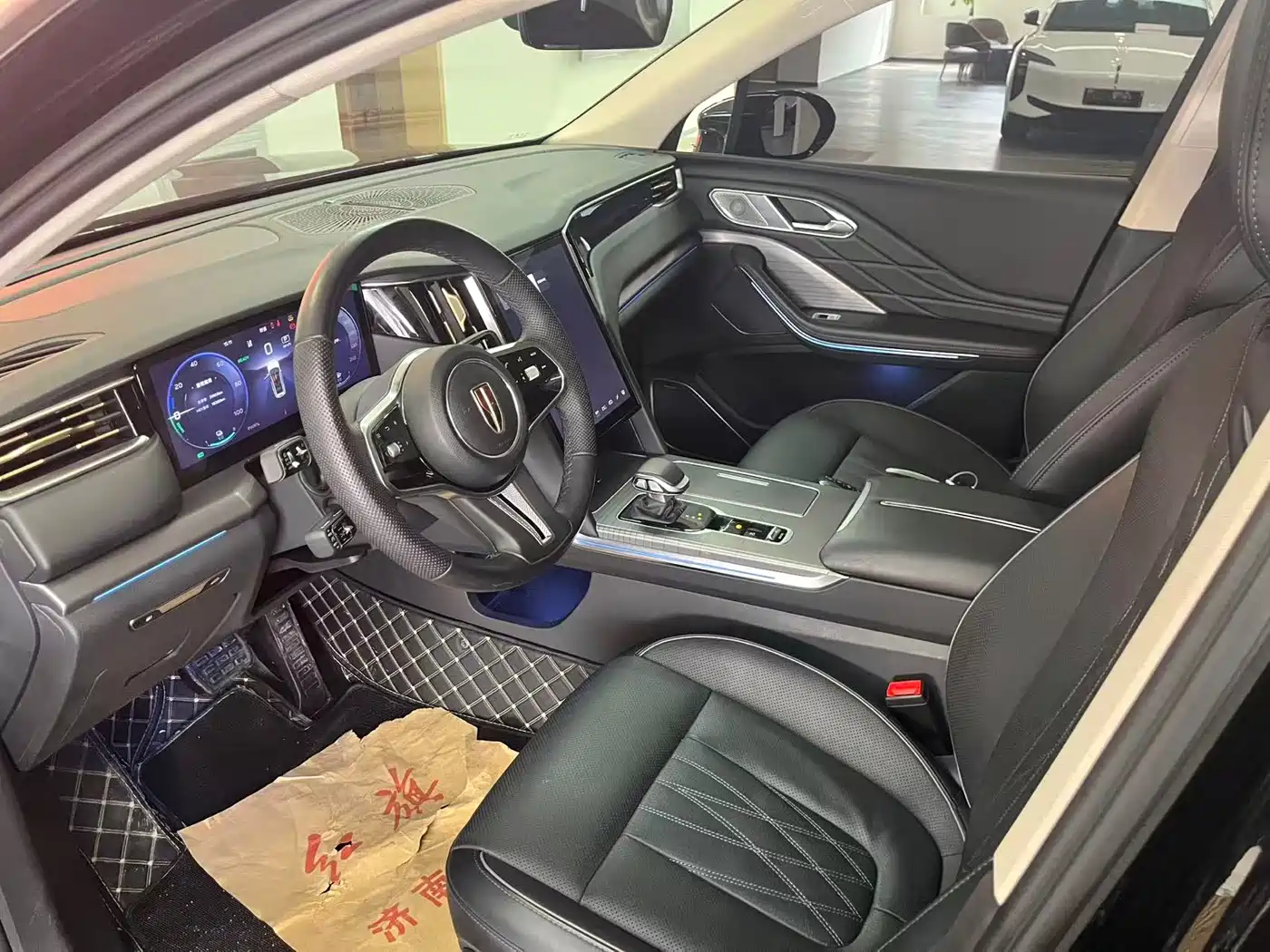 Hongqi HS7 PHEV 2024 2.0T PHEV 4WD Flagship Edition 6-seater фото 24