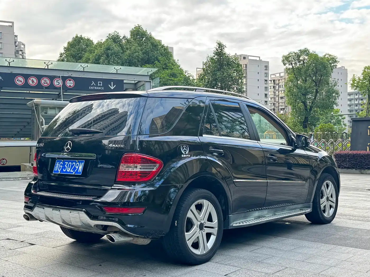 Mercedes-Benz M-Class 2010 ML 350 4MATIC Luxury фото 4