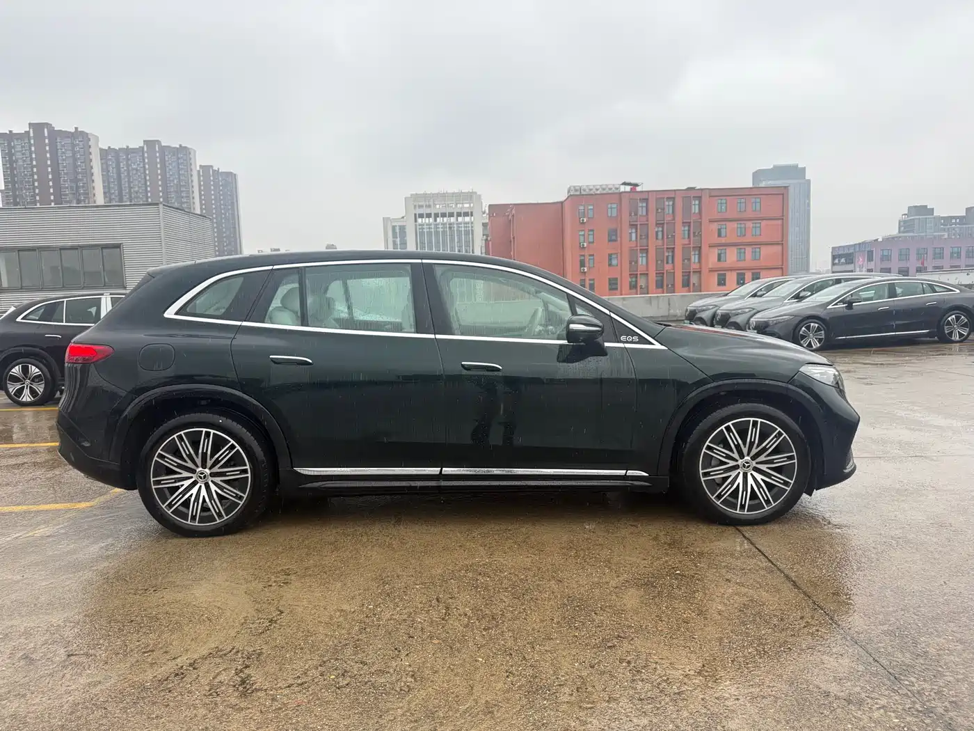 MERCEDES-BENZ EQS SUV
