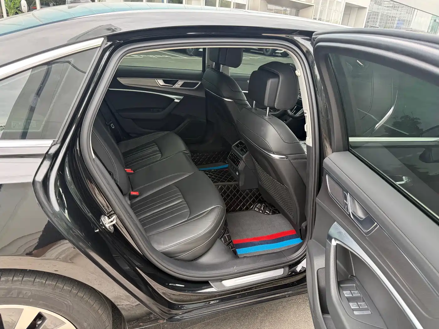 Audi A6L 2023 45 TFSI Premium Selection Elegance фото 14