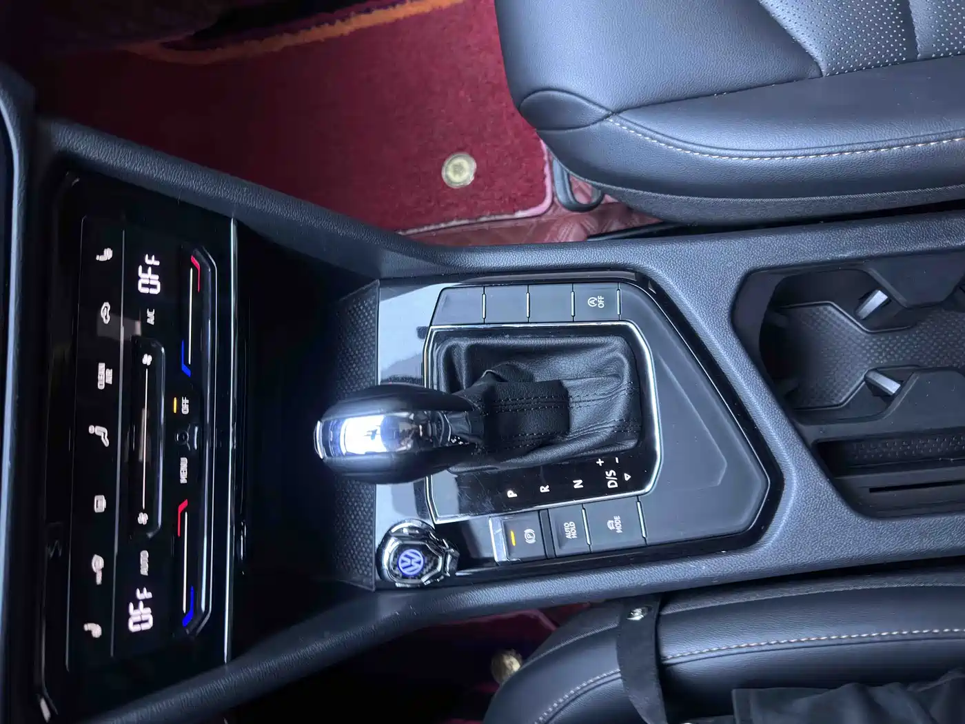 Volkswagen Tharu 2022 280TSI FWD Luxury Edition фото 15