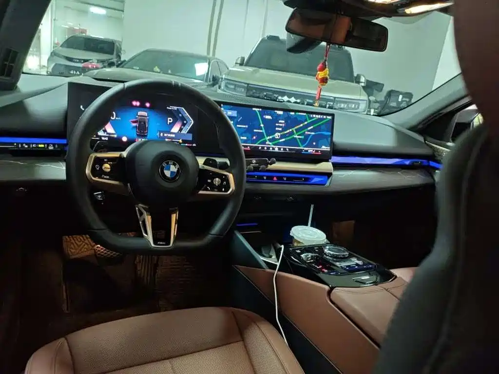 Фото 3 - BMW 5 Series