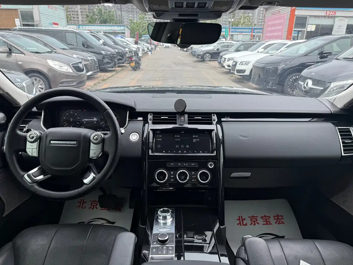 Land Rover Discovery 2018 2.0T SE фото 9
