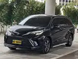 Фото 2 - Toyota Granvia