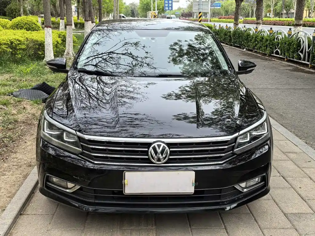 Photo 2 - Volkswagen Passat