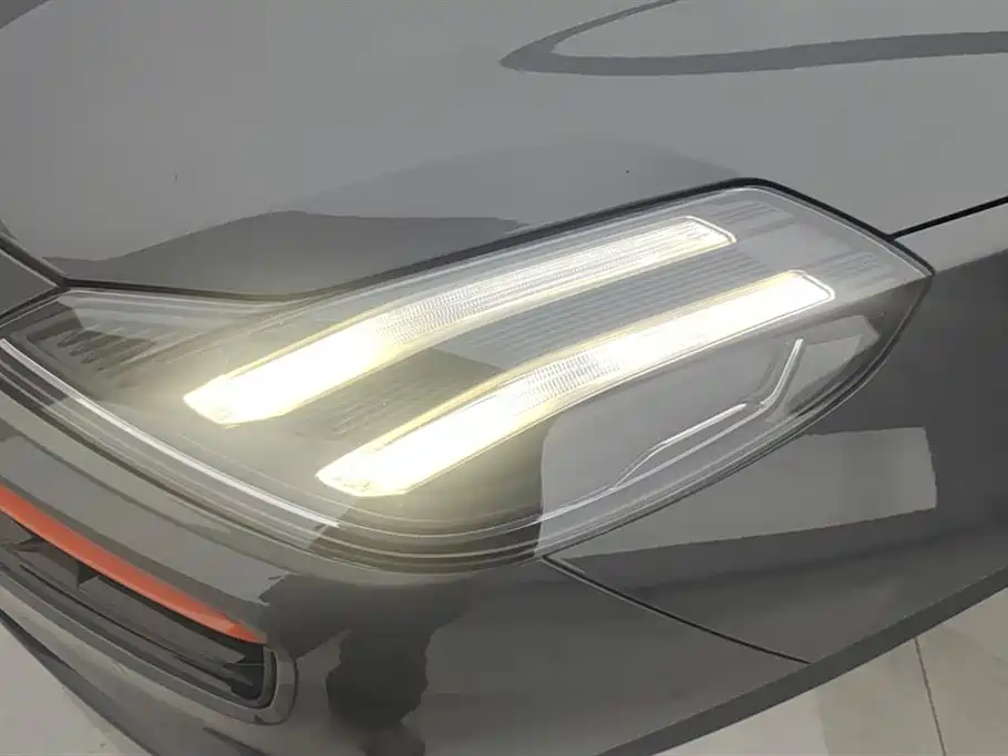 Lynk & Co 06 2020 1.5T Halo фото 5