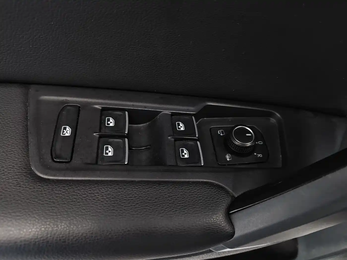 Volkswagen Tayron 2020 330TSI 2WD Luxury Smart Edition фото 13
