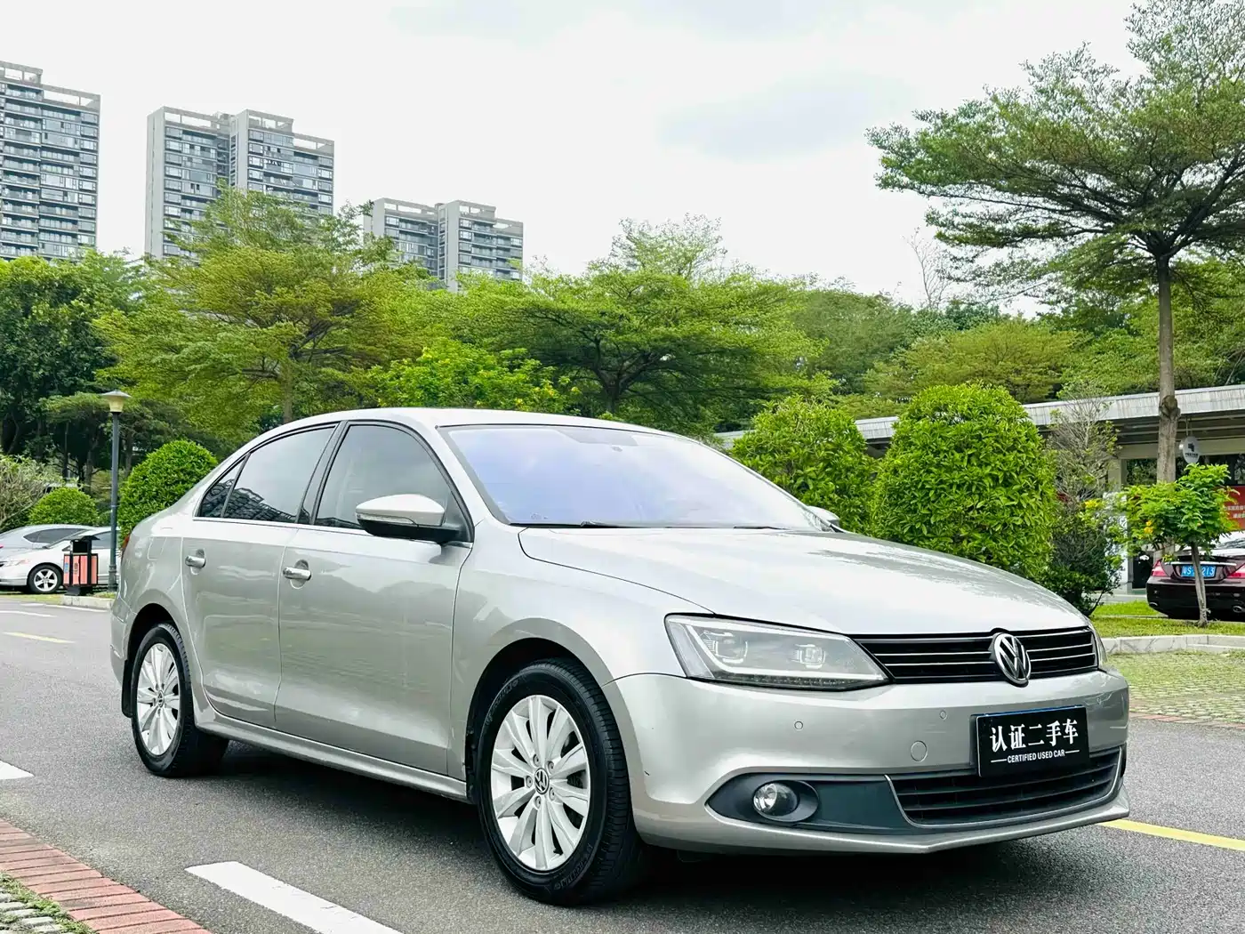 Volkswagen Sagitar 2014 1.4TSI Automatic Luxury фото 3