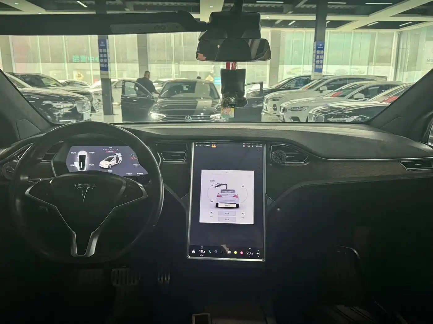 TESLA MODEL X