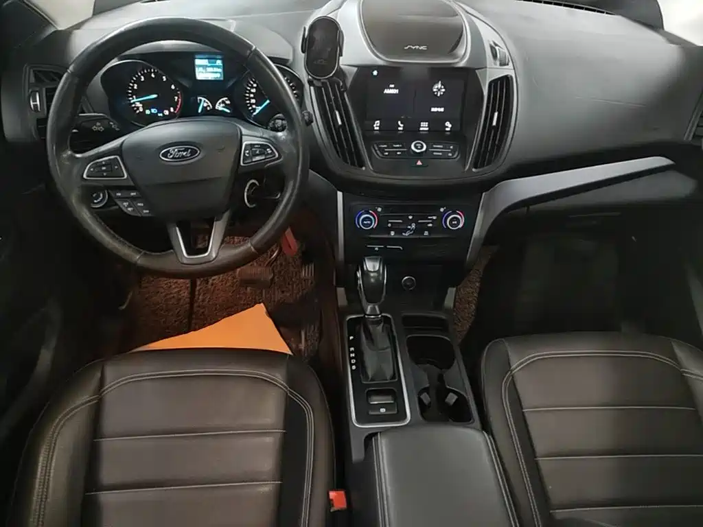 Фото 10 - Ford Kuga