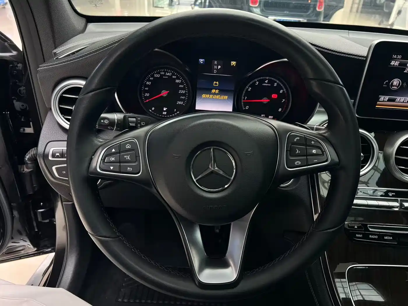 Mercedes-Benz GLC 2019 Facelift GLC 260 L 4MATIC Luxury фото 11