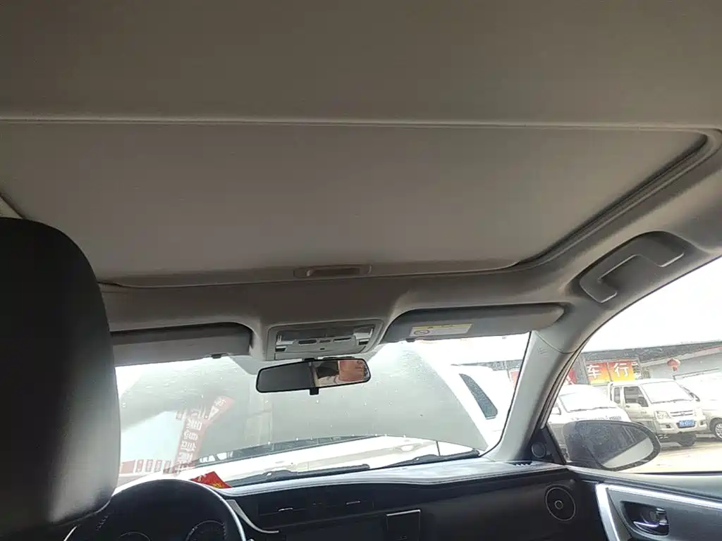 Toyota Corolla 2018 Hybrid 1.8L E-CVT Smart Edition фото 14