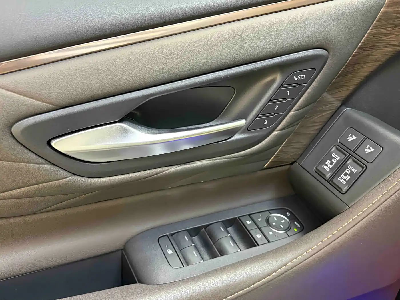Toyota Alphard 2025 2024 Hybrid 2.5L Ultimate Enjoyment Edition