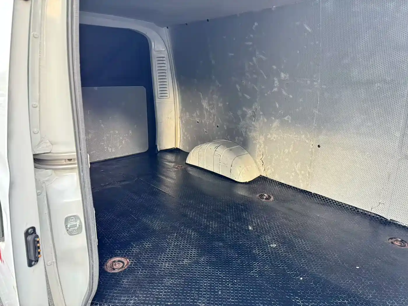 SAIC MAXUS CHASE EV30