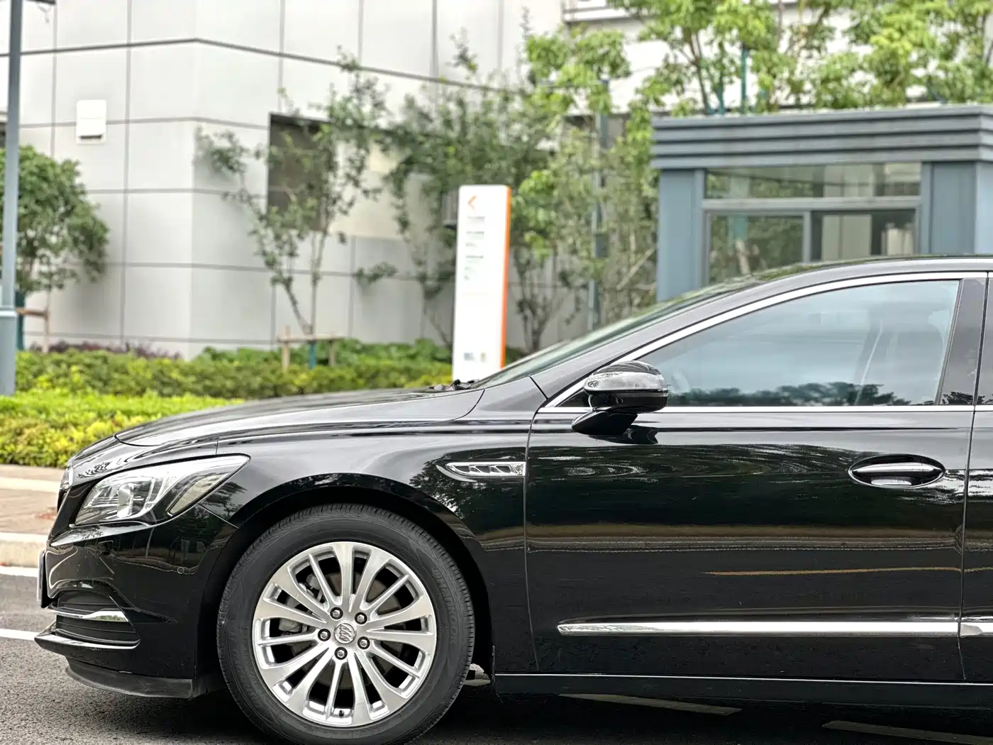 Buick LaCrosse 2016 Facelift 28T Elite фото 16