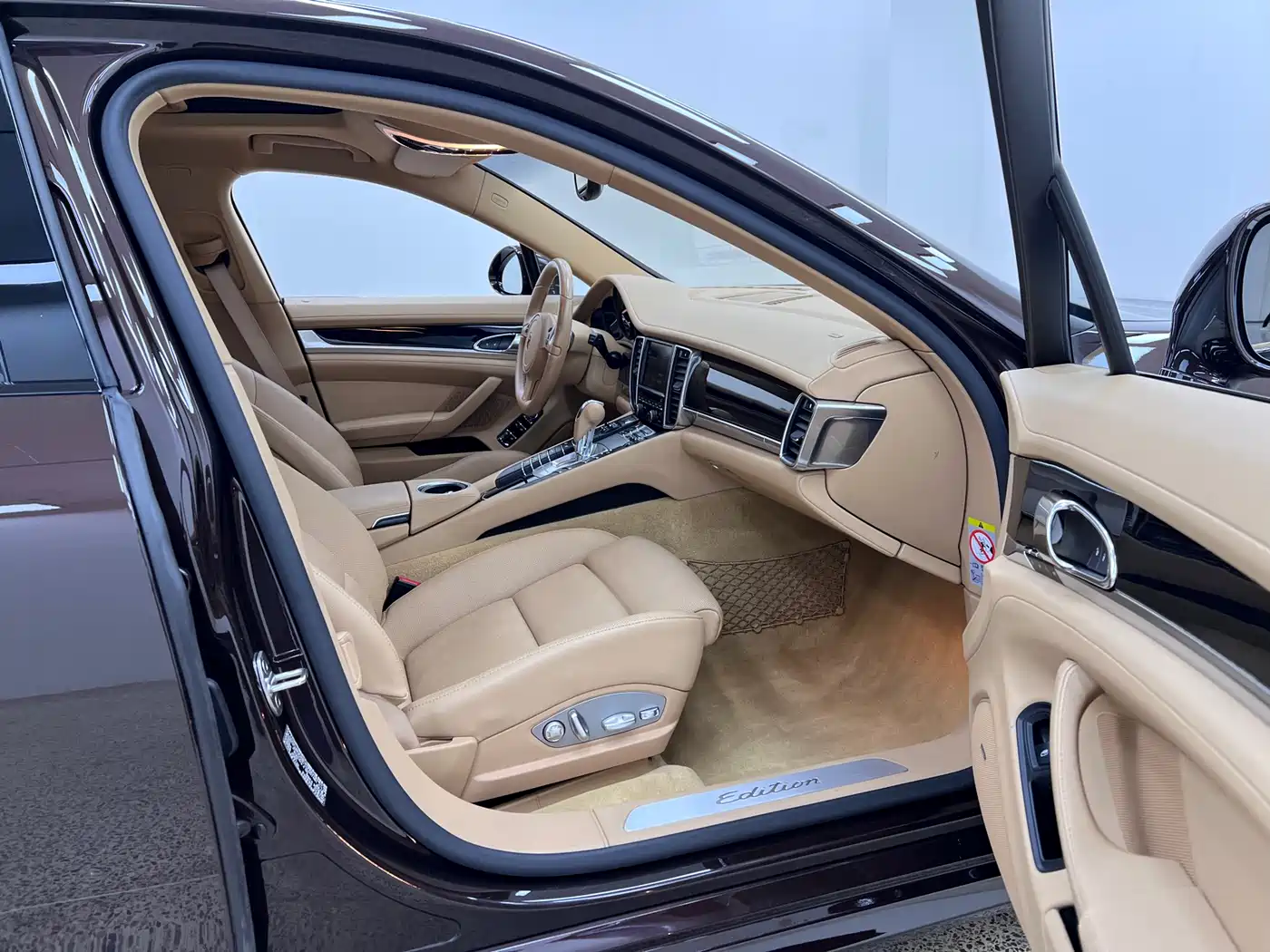 Porsche Panamera 2016 Panamera 4 Edition 3.0T фото 14