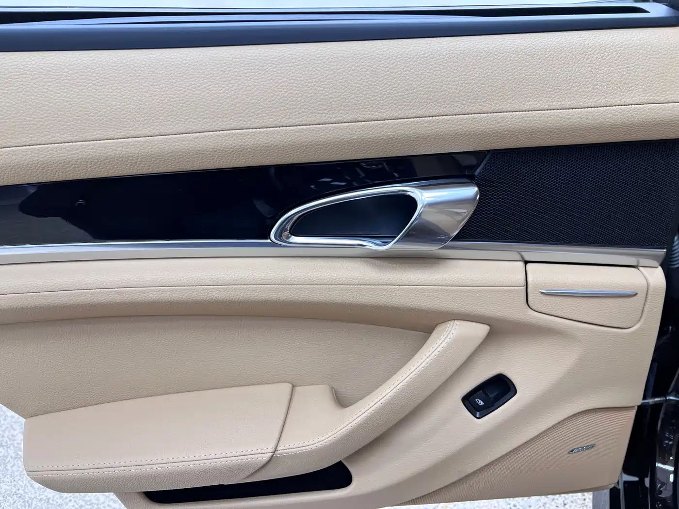 Porsche Panamera 2016 Panamera 4 Edition 3.0T фото 31
