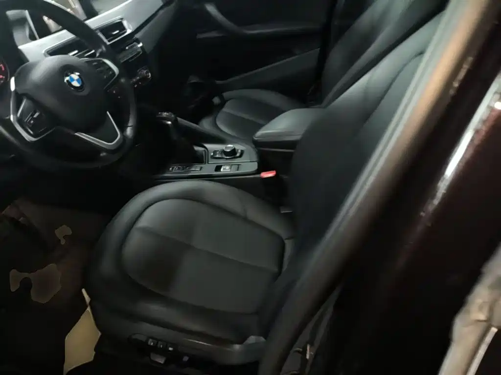 BMW X1 2016 sDrive18Li Premium Model фото 14