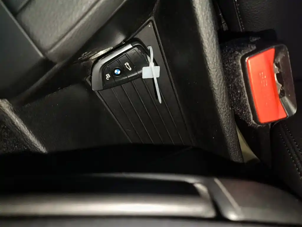 BMW X1 2016 sDrive18Li Premium Model фото 8