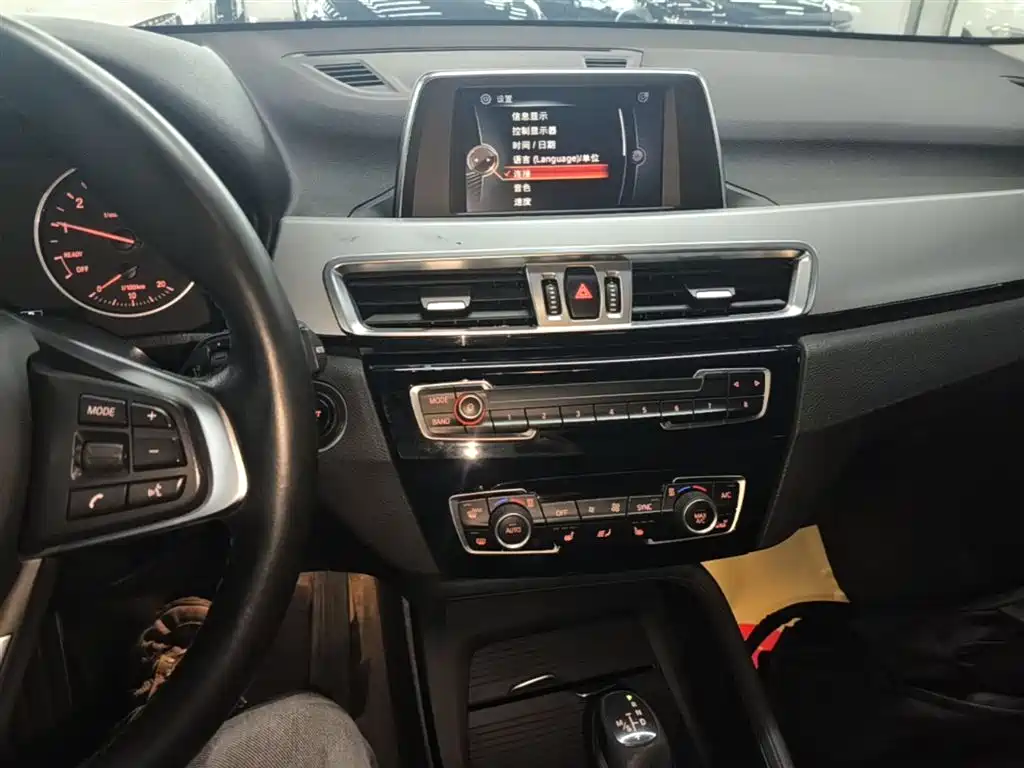 BMW X1 2016 sDrive18Li Premium Model фото 12