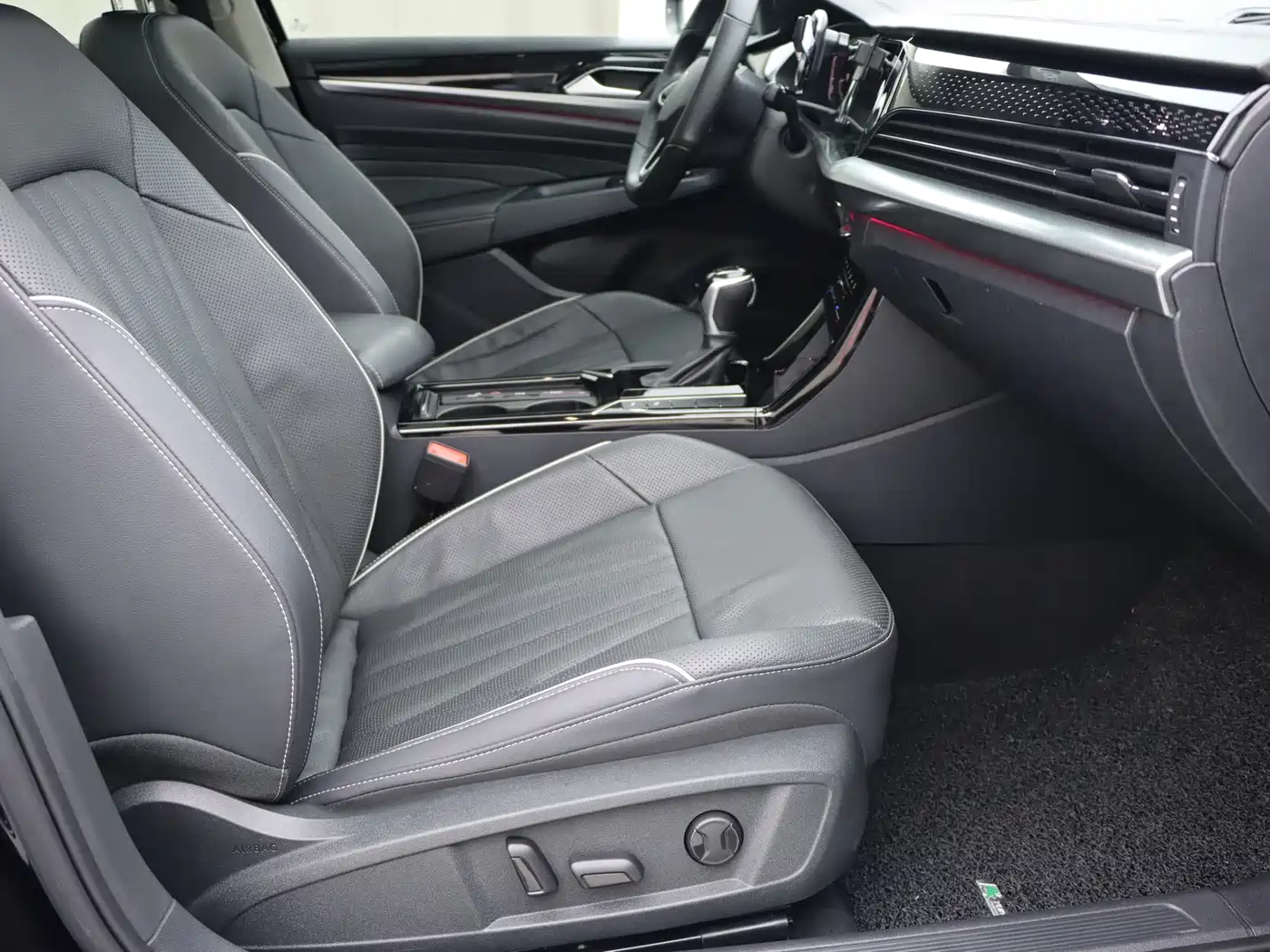 Photo 8 - Volkswagen Passat