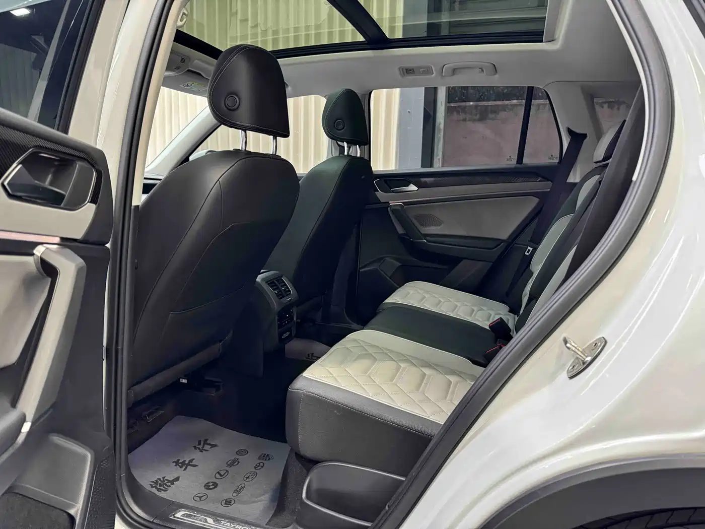 Volkswagen Tayron 2023 280TSI 2WD Luxury Plus Advanced Edition фото 8