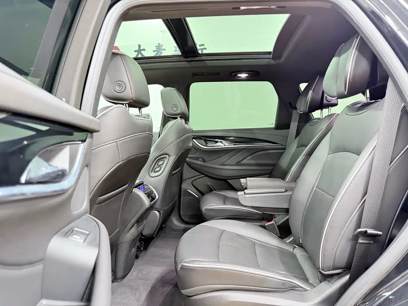 Buick Enclave 2022 652T AWD Premium Flagship 6-Seater фото 26