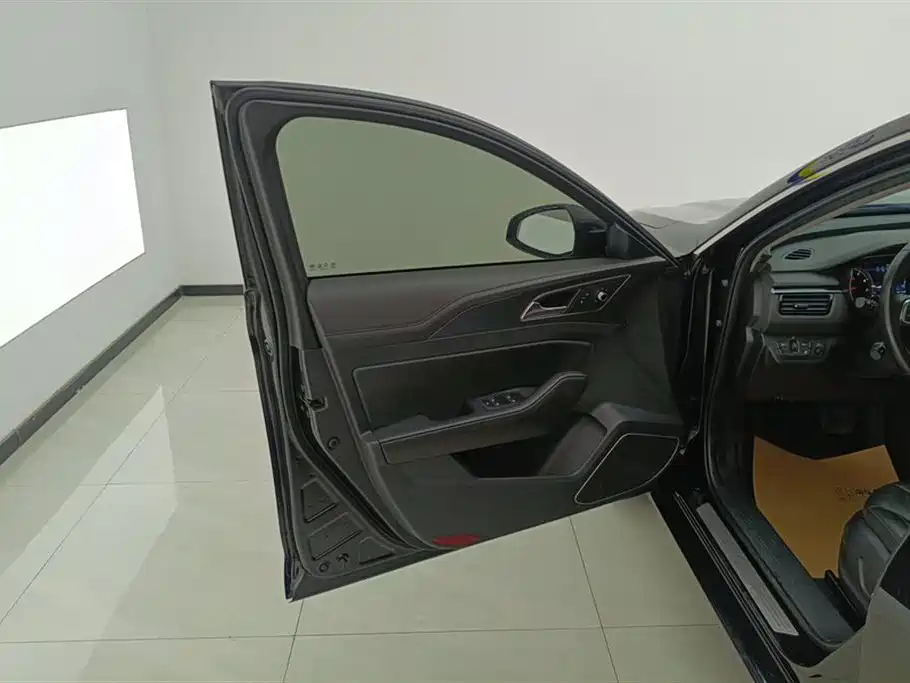 Hongqi H5 2020 1.8T Automatic Smart Connection Qi Rhythm Edition фото 7