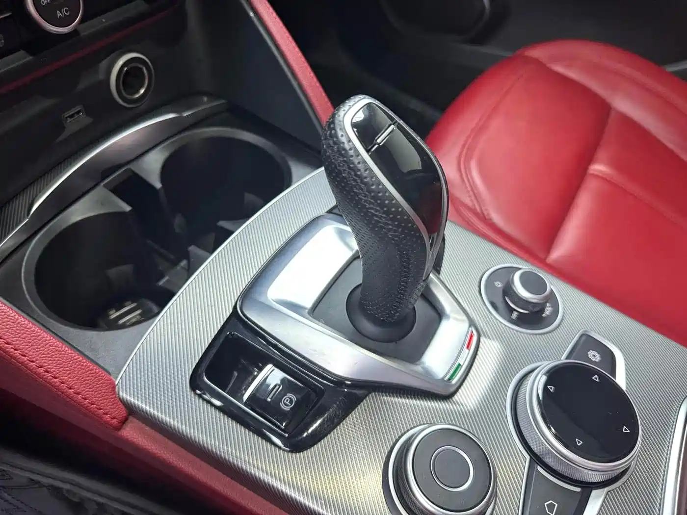 Alfa Romeo Stelvio 2021 2020 2.0T 280HP Luxury Edition