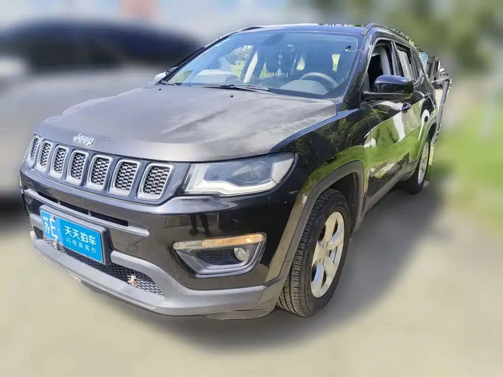 Фото 1 - Jeep Compass