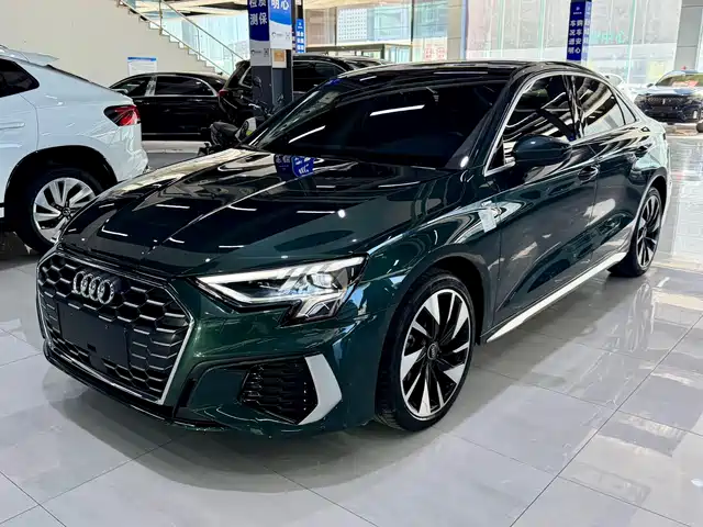 Audi A3 A3L Limousine 35 TFSI, Стиль Спорт