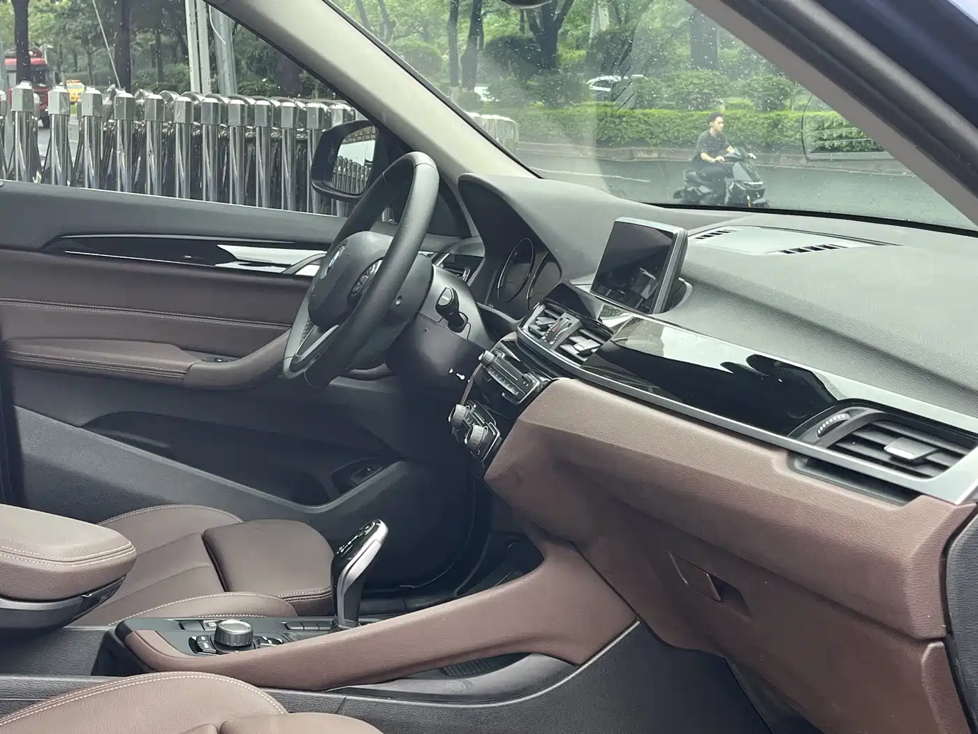 BMW X1 2020 sDrive20Li Fashion Model фото 16
