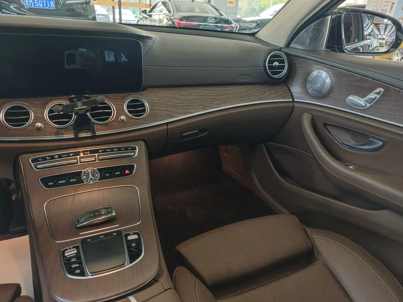 Mercedes-Benz E-Class 2020 Facelift E 260 L фото 8