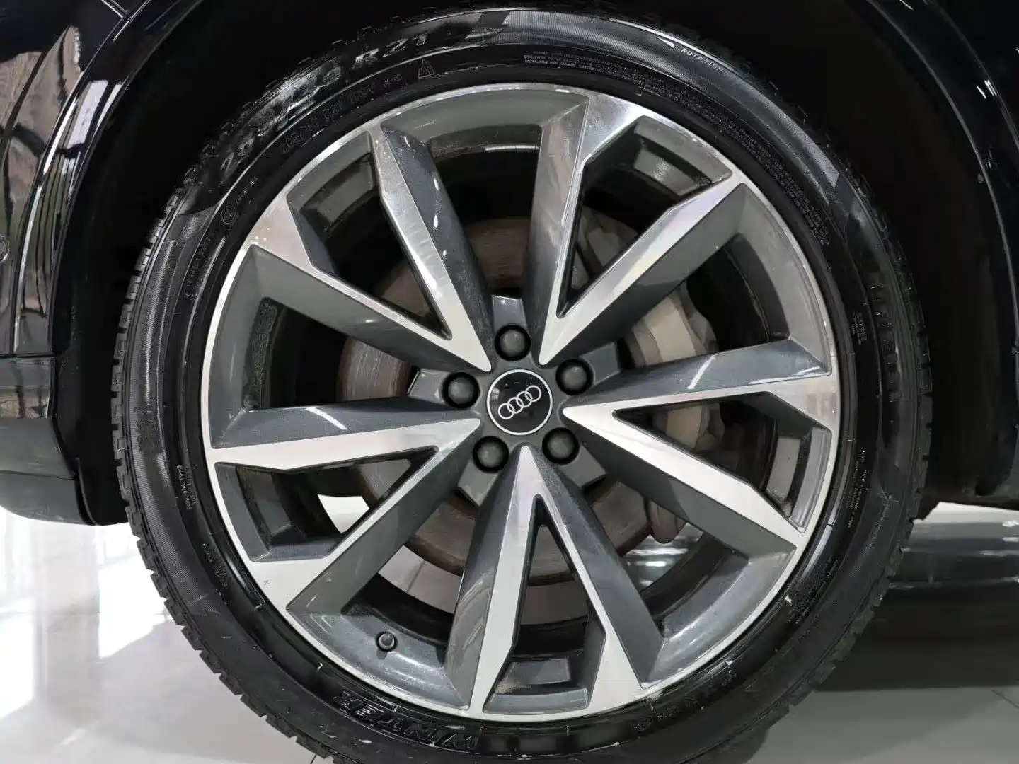 Фото 4 - Audi Q7