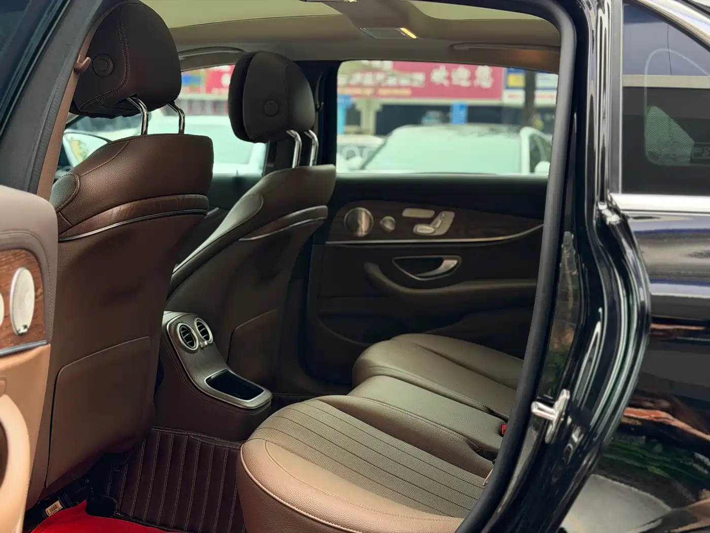 Mercedes-Benz E-Class 2023 E 300 L Luxury фото 9