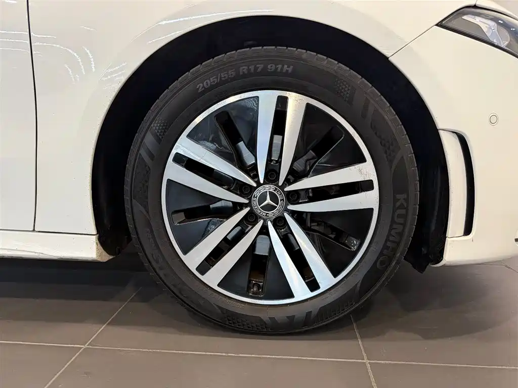 Mercedes-Benz A-Class 2019 A 180 L Sport Sedan фото 15