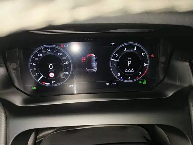 Land Rover Discovery Sport 2020 249PS R-Dynamic Performance — фото 4