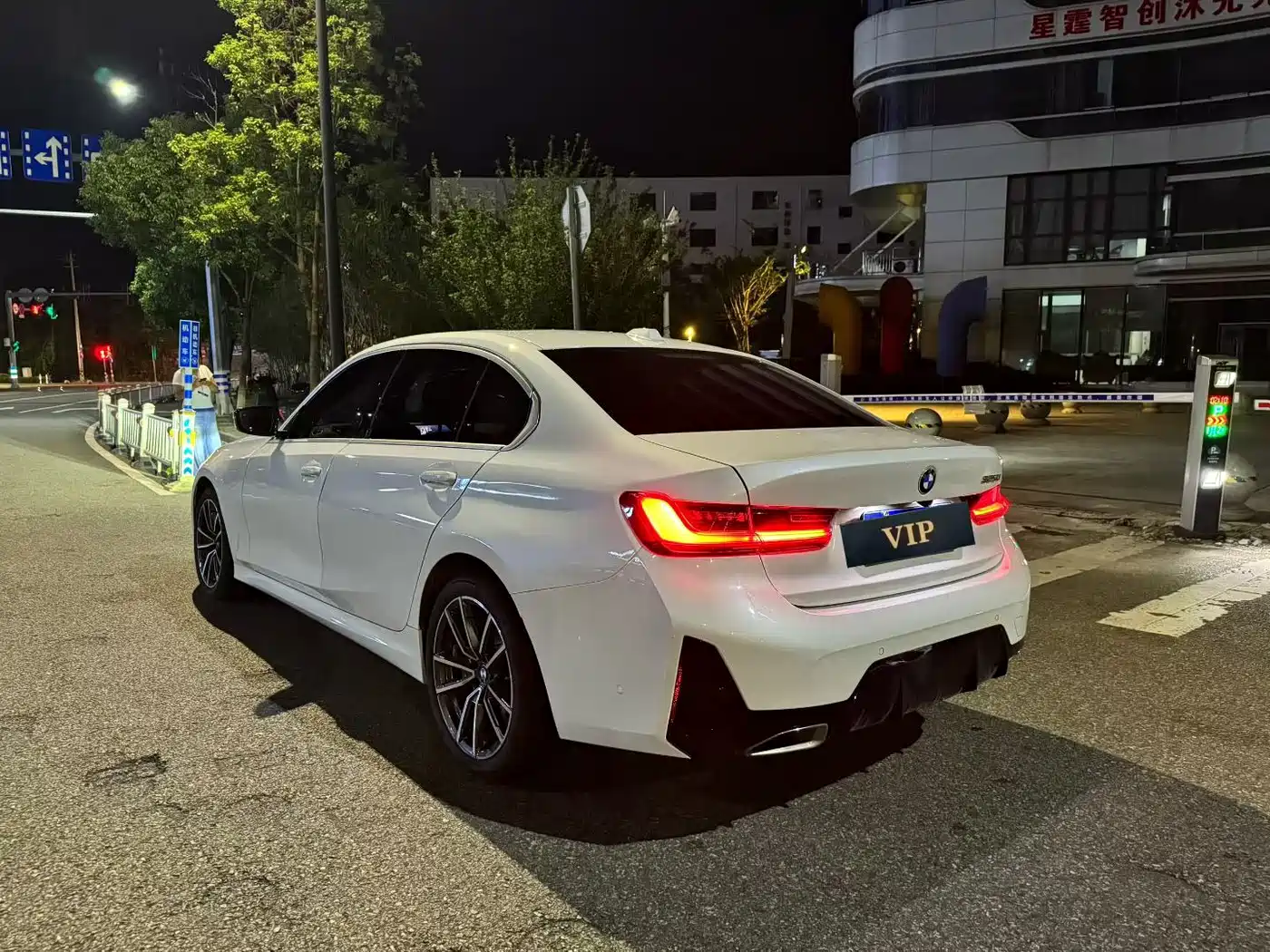 BMW 3 Series 2026 2026 325Li M Sport Package