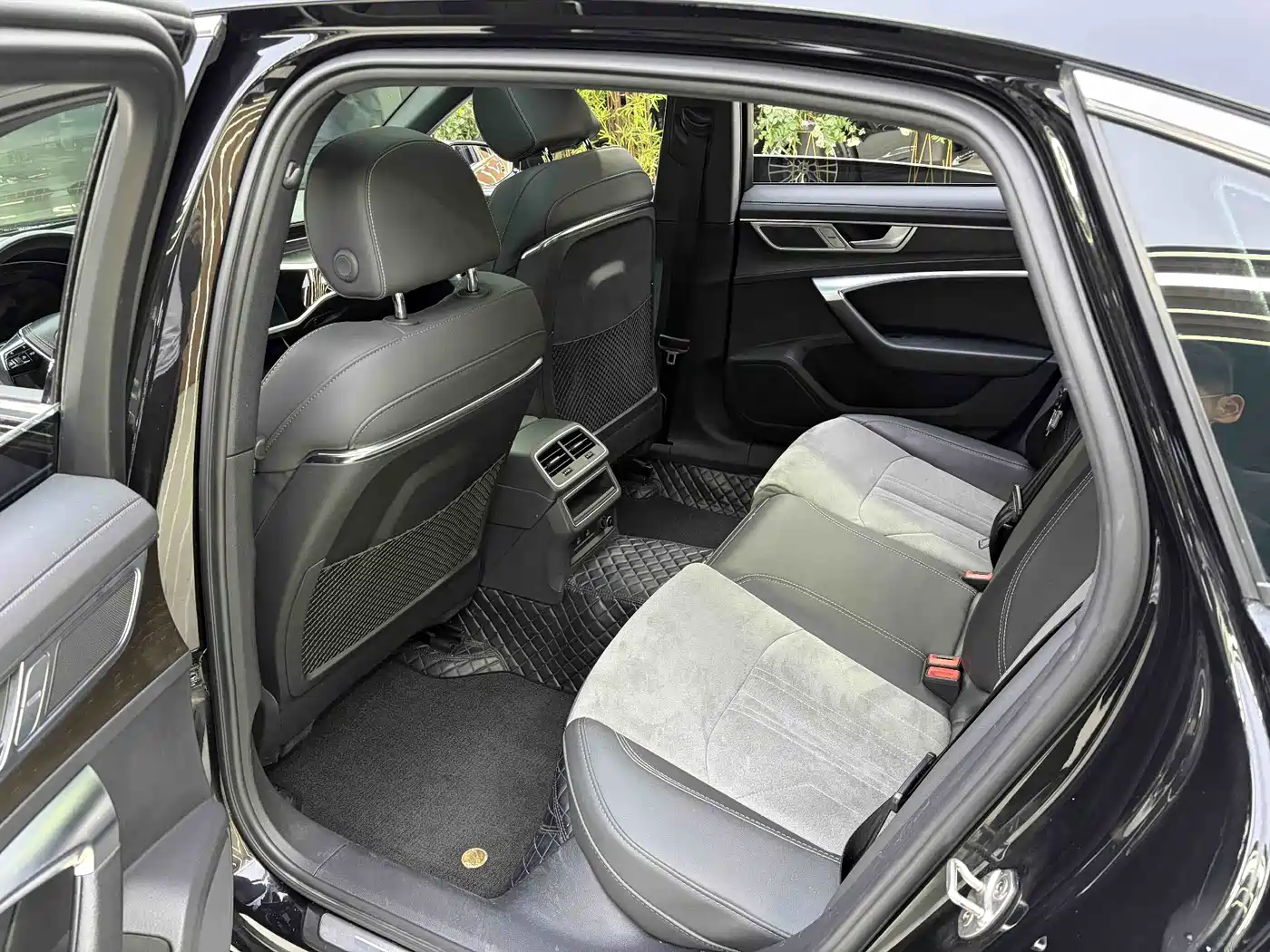 Audi A6L 2023 40 TFSI Luxury Dynamic фото 12