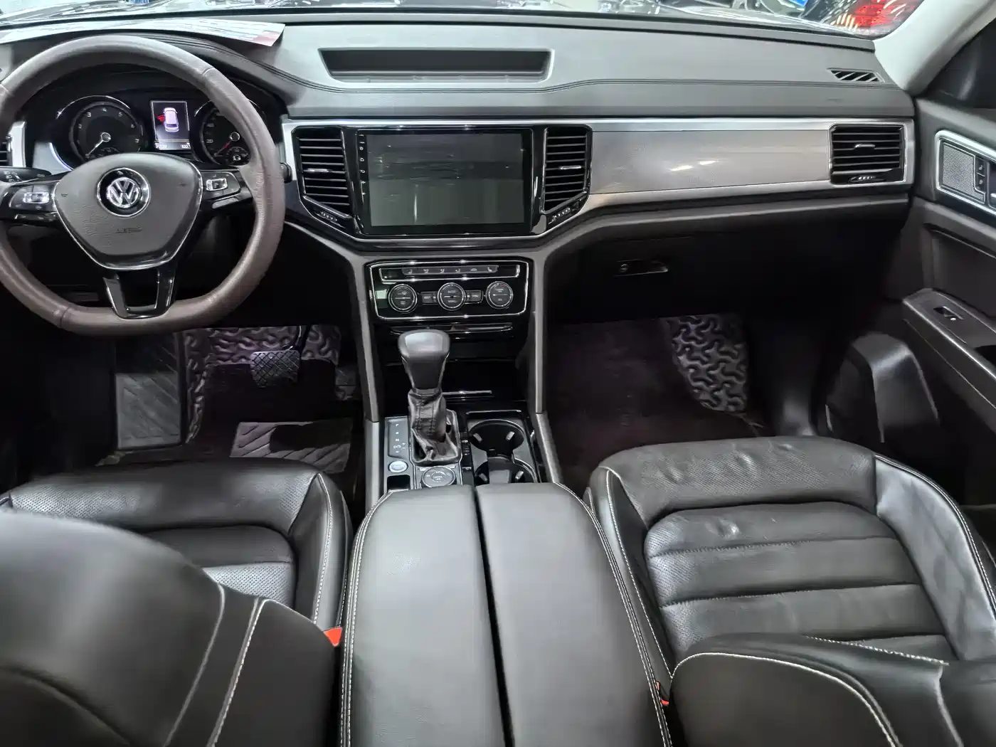 Volkswagen Teramont 2019 380TSI 4WD Luxury Edition China VI фото 8