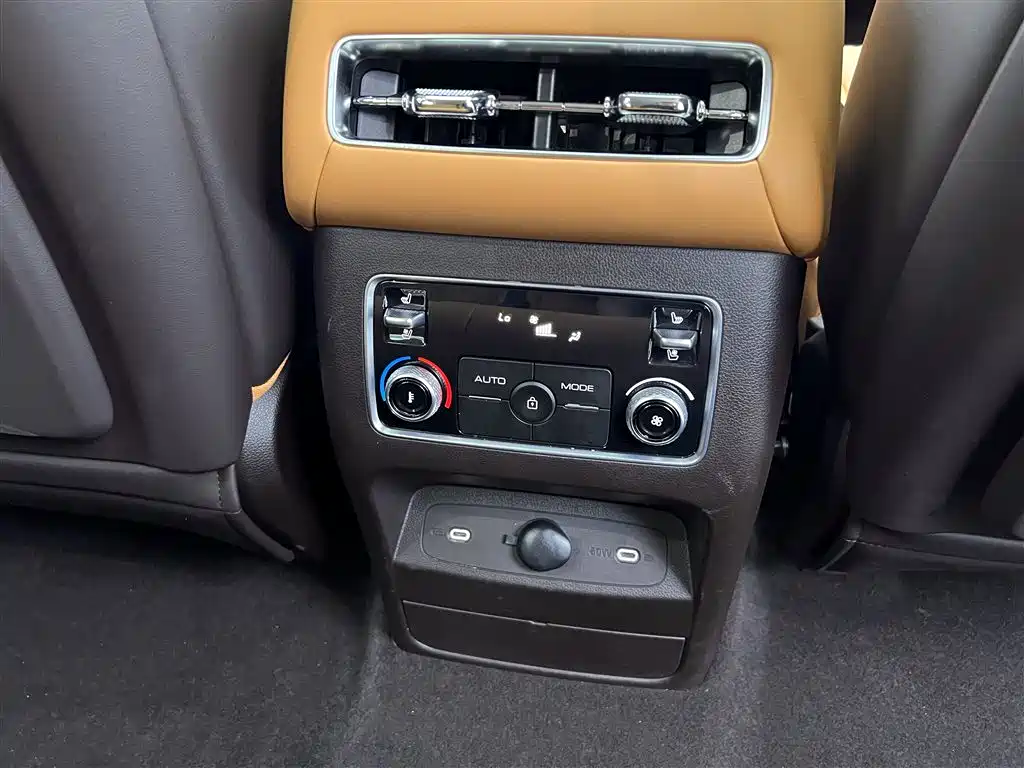 Tank 500 EV 2026 Hi4-T Smart Edition фото 24