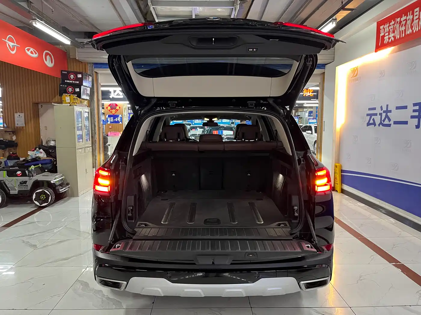 BMW X5 (Import) 2019 xDrive40i M Sport Package фото 9