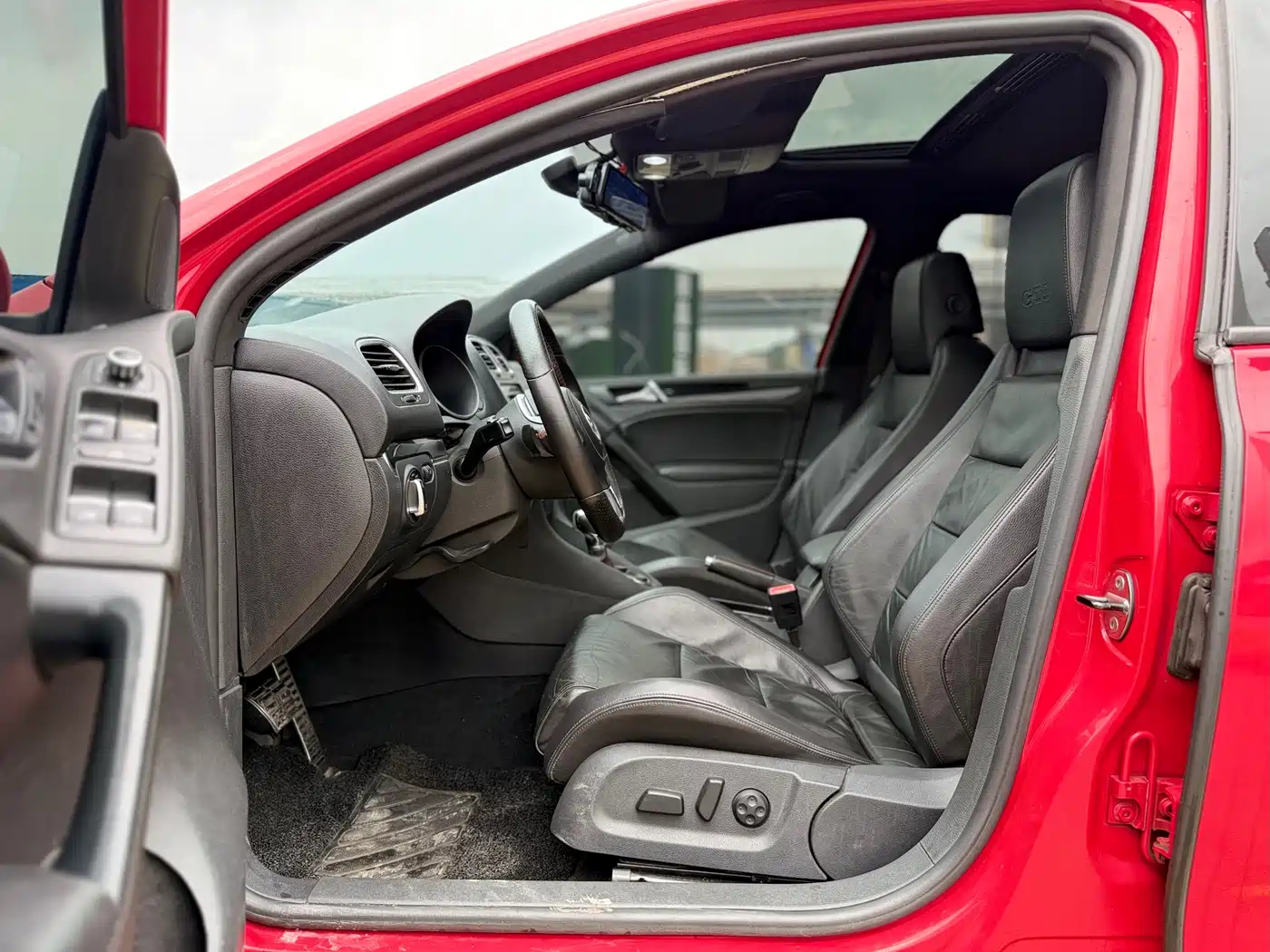 Volkswagen Golf GTI 2012 2.0TSI GTI фото 15