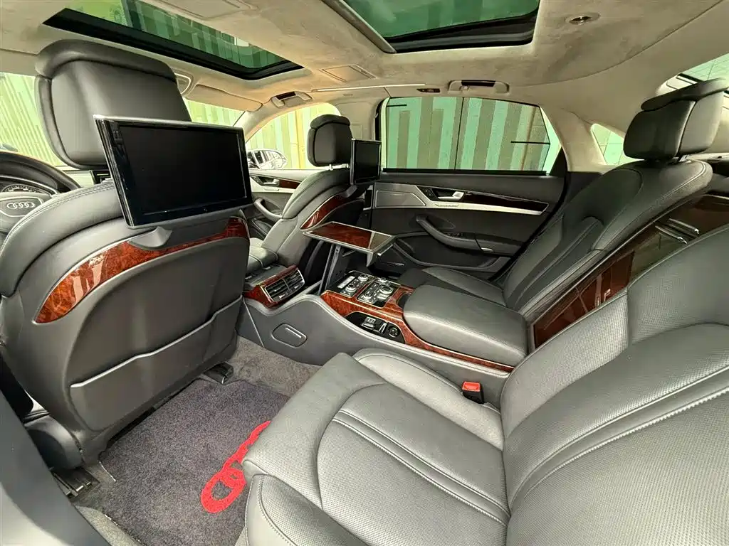Audi A8 2012 A8L 6.3 FSI W12 quattro фото 9