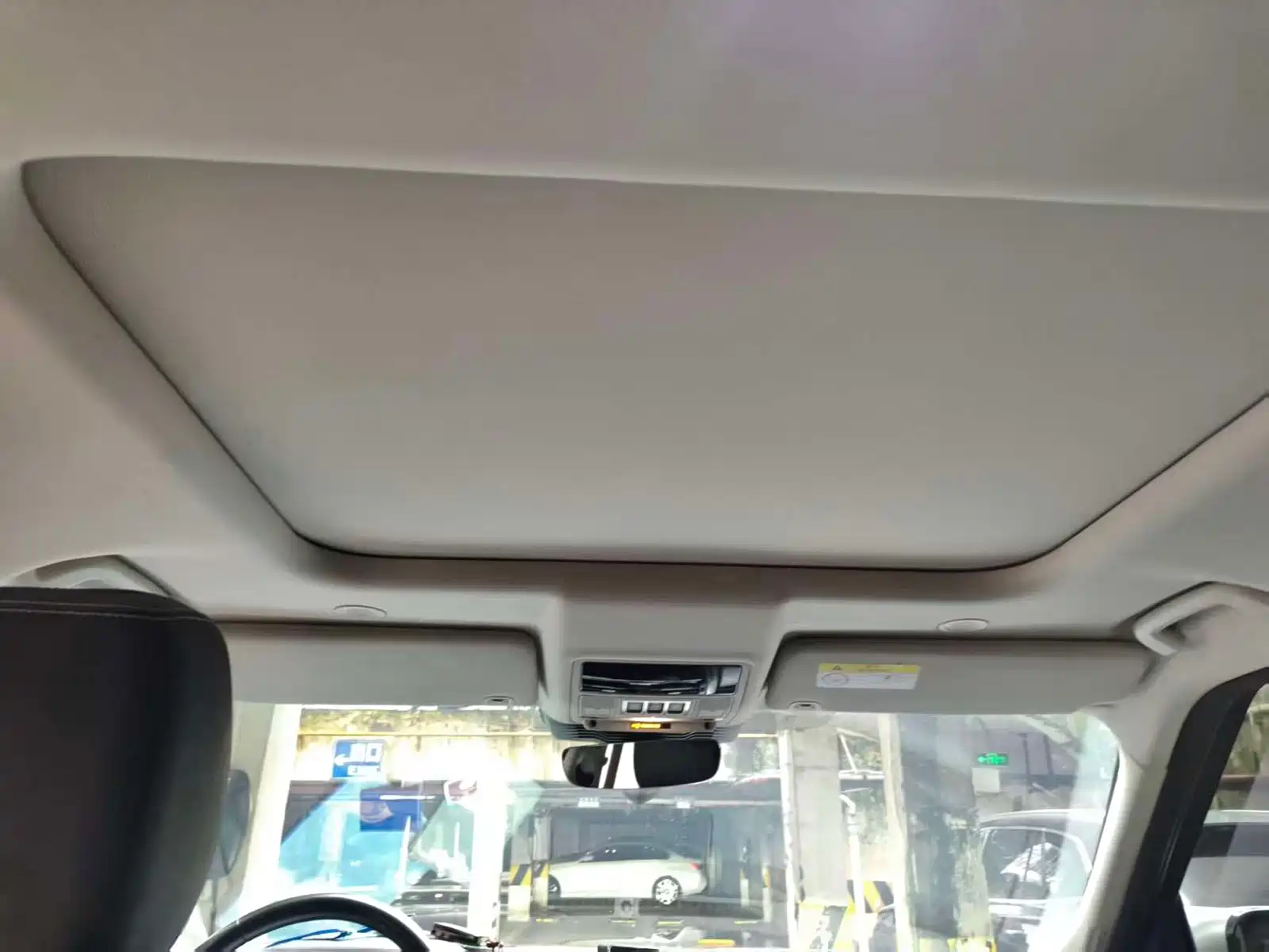 Photo 5 - Land Rover Discovery