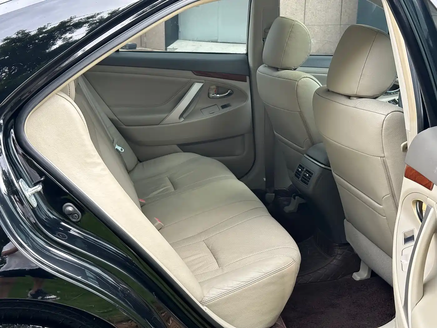 Toyota Camry 2012 200G Classic Luxury Edition фото 6