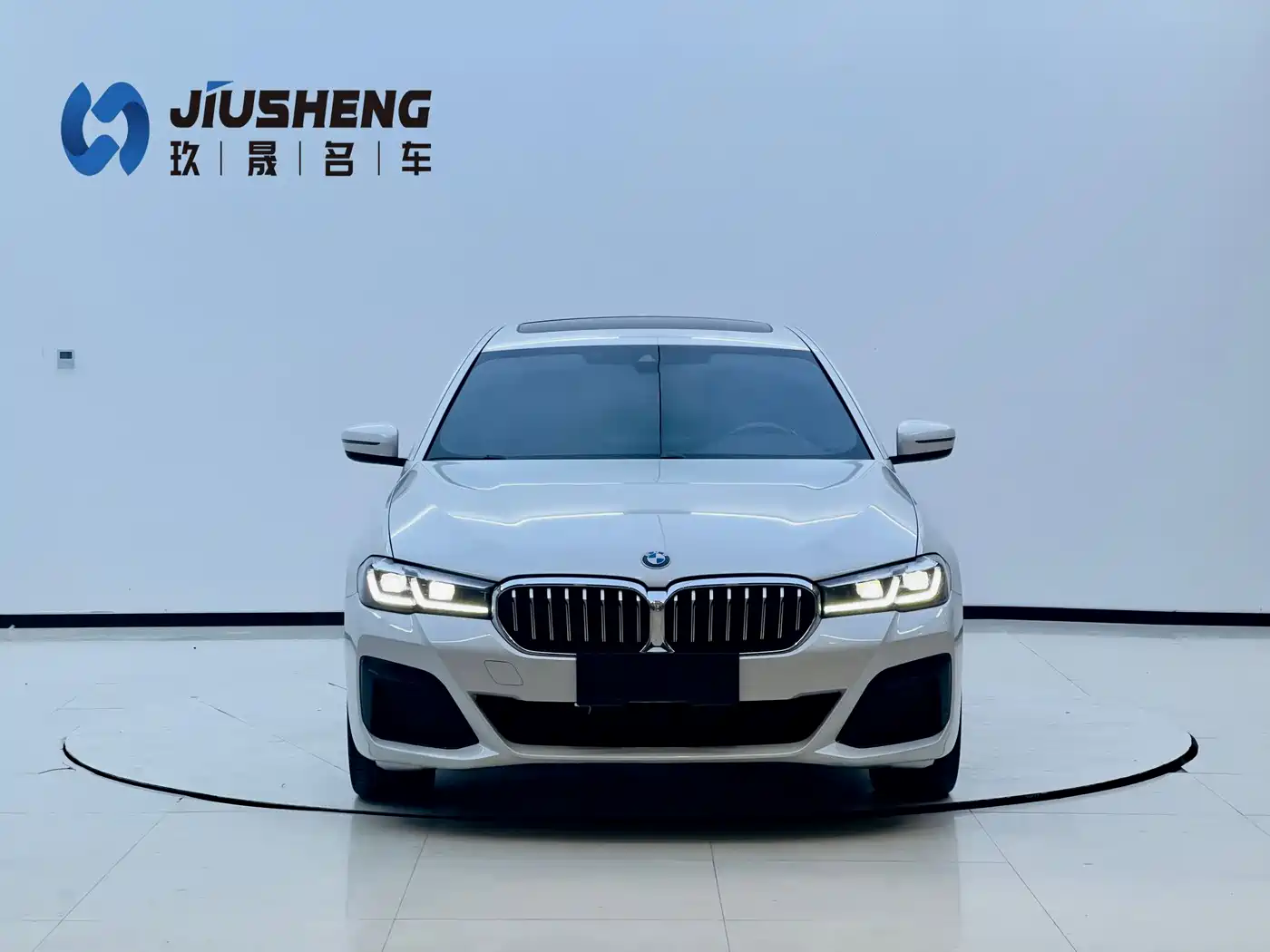 BMW 5 Series 2022 530Li Leading M Sport Package фото 2