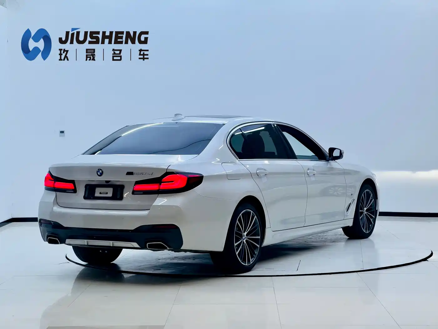 BMW 5 Series 2022 530Li Leading M Sport Package фото 24