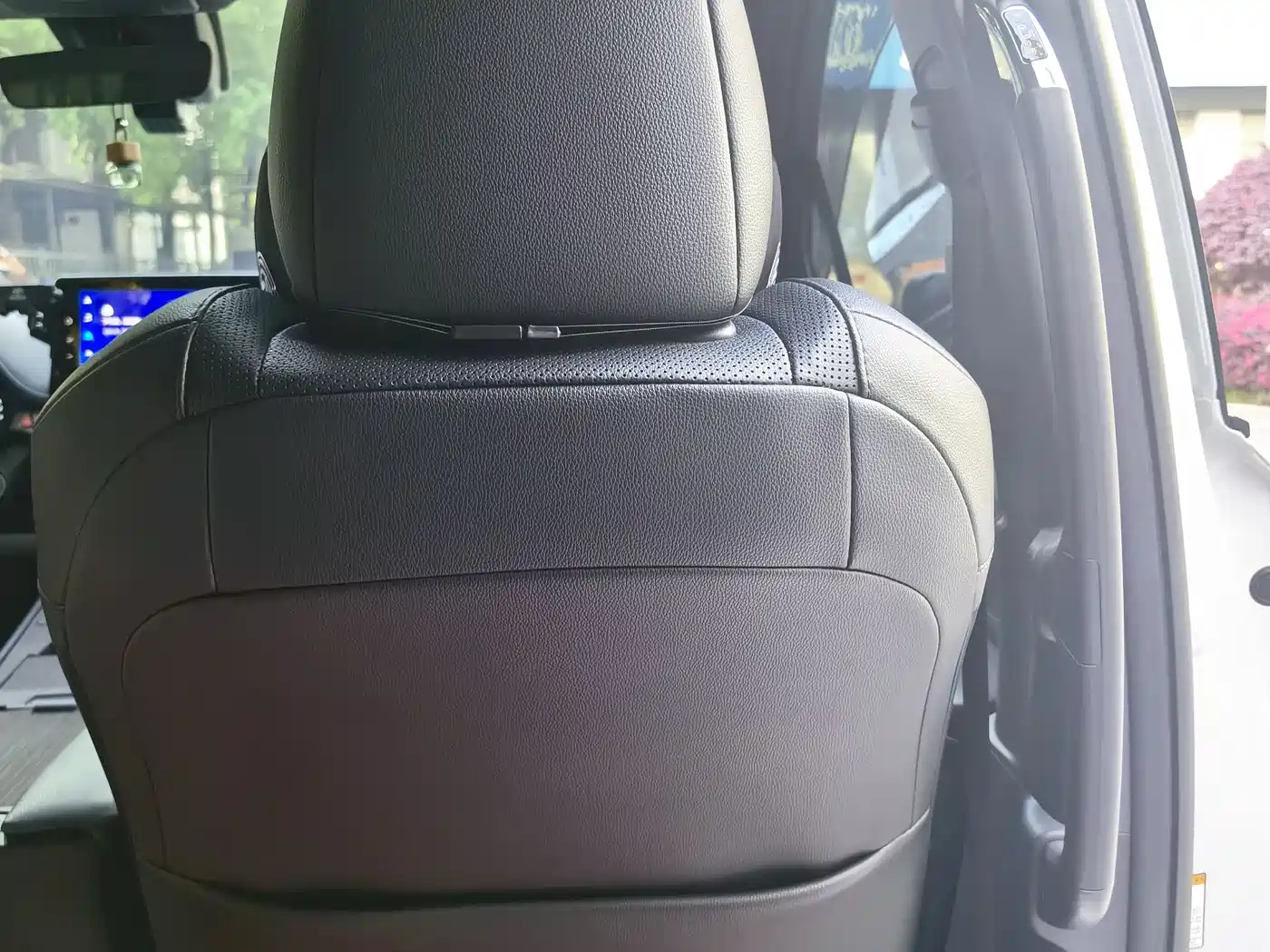 Toyota Sienna 2023 2.5L Hybrid Luxury Welfare Edition фото 11